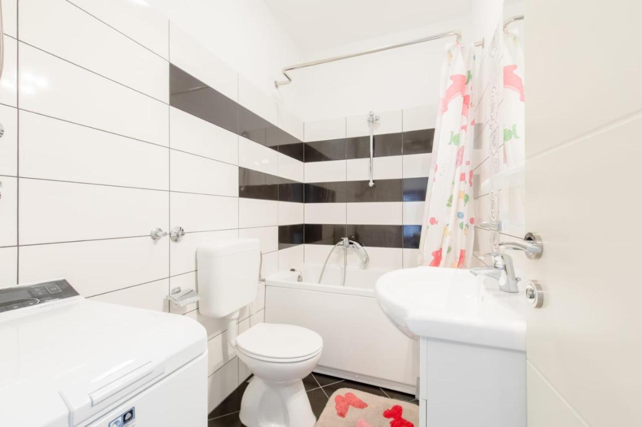 Apartmani Krilo Подстрана Екстериор снимка